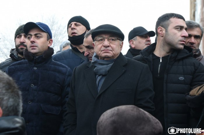  “Yüz min erməni meydana çıxsaydı, məsələ çoxdan həll olunmuşdu” -   Paşinyanın rəqibi    