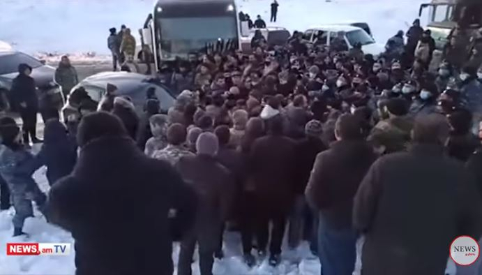   اشتباكات بين الشرطة والمتظاهرين في أرمينيا -   فيديو    