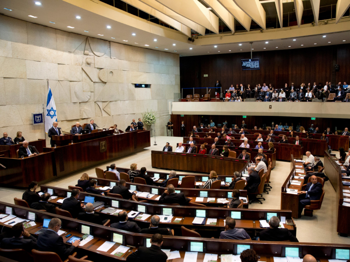 İsrail parlamenti buraxıldı 