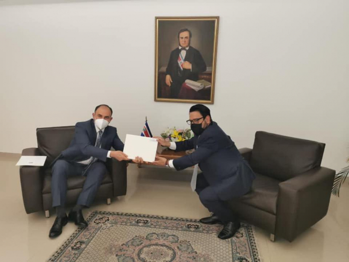   رئيس كوستاريكا يدعو سفير أذربيجان إلى بلاده  