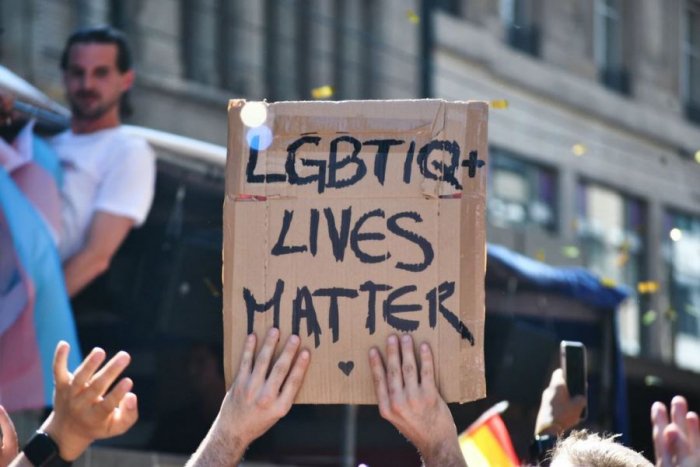 Le Parlement hongrois adopte un ensemble de mesures anti-LGBT