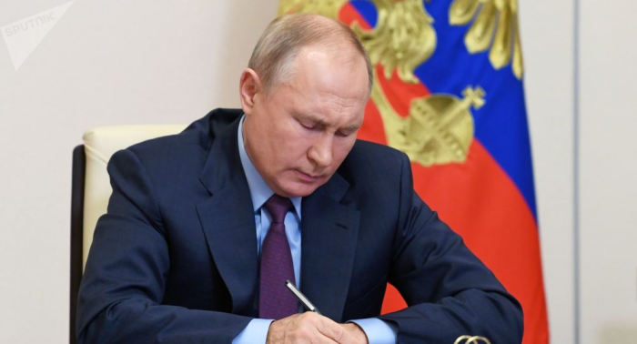 Putin tarixi məscidin bərpası ilə bağlı sərəncam verdi