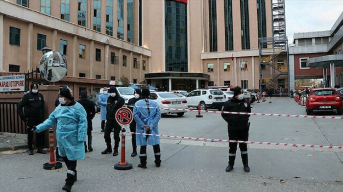 Türkiyədə xəstəxanada yanğın nəticəsində ölənlərin sayı 10-a çatdı