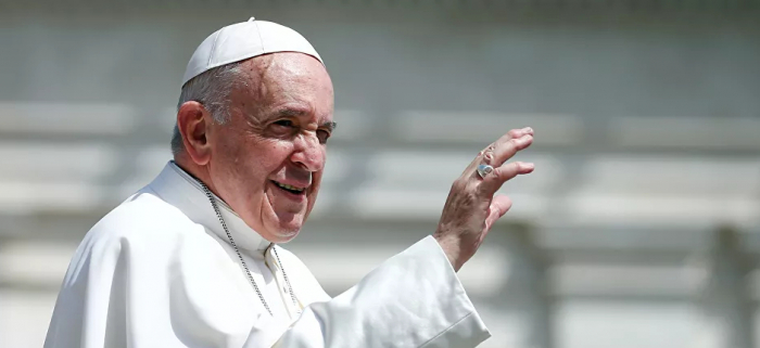 بدلا من العمل خلف الكمبيوتر... البابا يدعو الصحفيين لإجراء تحقيقات ميدانية