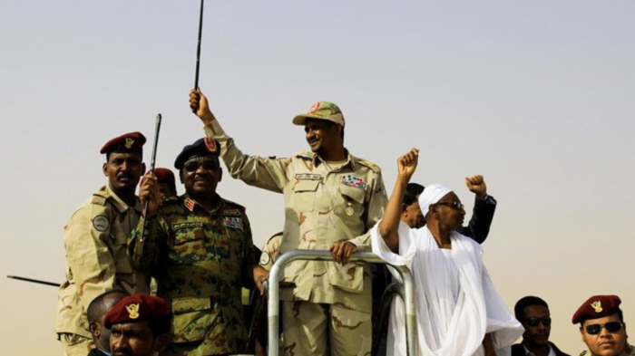 دقلو يجتمع بسلفاكير ويبحث معه تنفيذ اتفاق "سلام السودان"