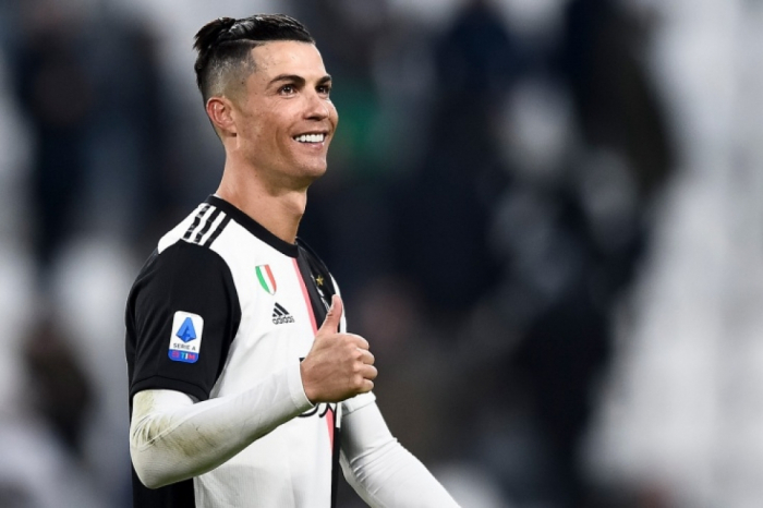 Ronaldo Peleni geridə qoydu  
