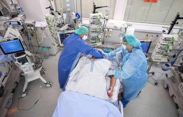   COVID-19 öldürməyə davam edir:    Son sutkada 13 696 nəfər      