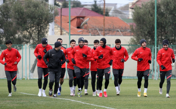 “Neftçi” təlim-məşq toplanışına başlayıb