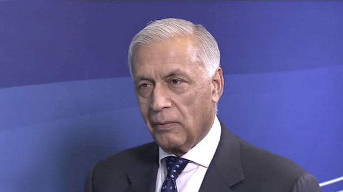 Ex-Pakistani PM talks Nizami Ganjavi International Center
