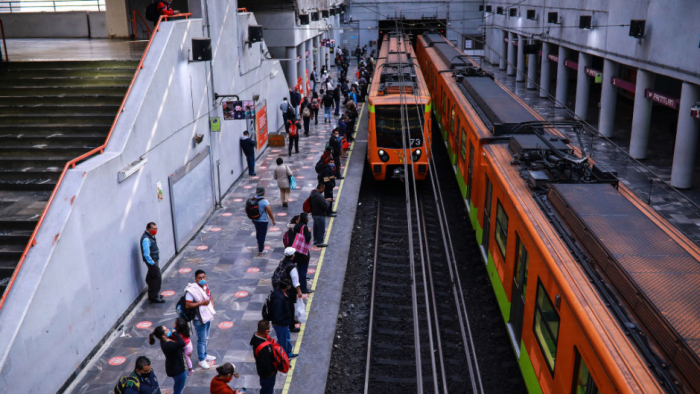 Al menos un muerto y 29 personas afectadas por incendio en el Metro de la Ciudad de México