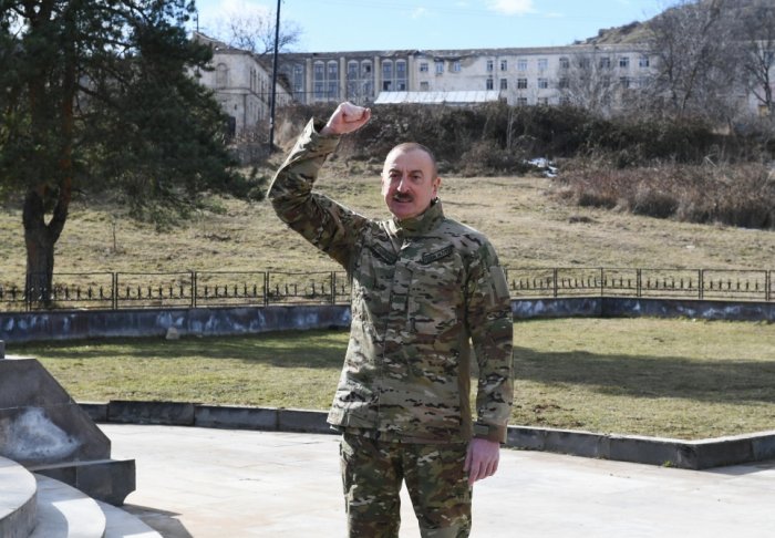       Ali Baş Komandan:   “Heç kim unutmasın bu dəmir yumruğu”   