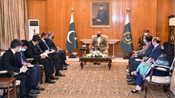   Azerbaijani foreign minister meets Pakistani president  