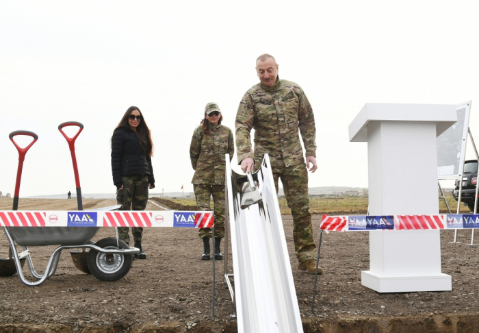   Präsident Ilham Aliyev legt den Grundstein für die Straße und den Flughafen Füzuli-Schuscha -   FOTOS    