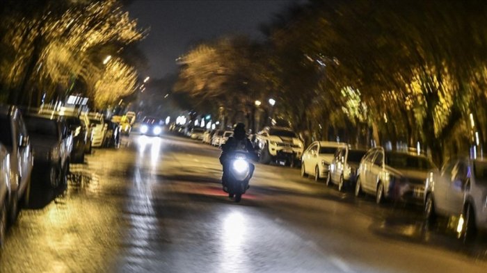 Türkiyədə 56 saatlıq “Evdə qal!” rejimi başladı 