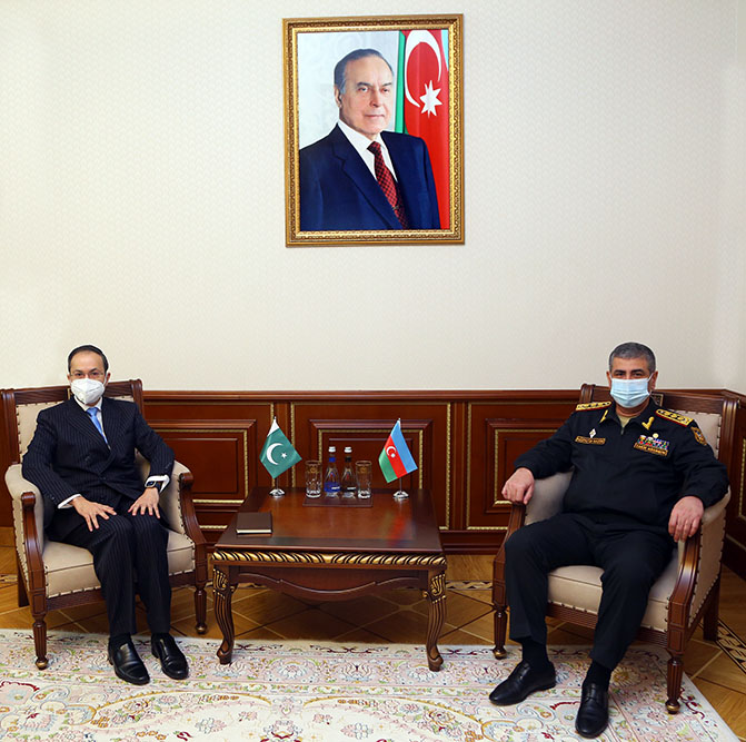   Aserbaidschan und Pakistan erörtern Perspektiven für die Entwicklung der militärischen Zusammenarbeit  