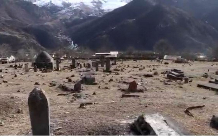   La llamada a la oración se dio en el cementerio de Kalbajar 27 años después -  VIDEO    