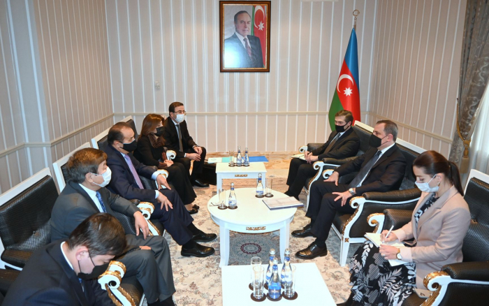   Jeyhun Bayramov se reúne con el Secretario General de TURKSOY  