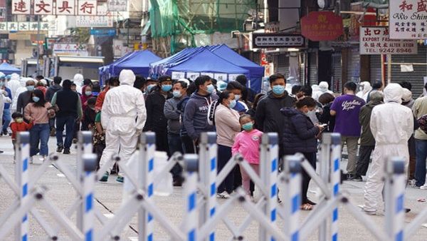 Hong Kong inicia confinamiento de 48 horas por coronavirus