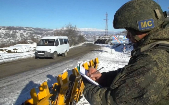  El personal de mantenimiento de la paz de Rusia realiza ejercicios en Karabaj 
