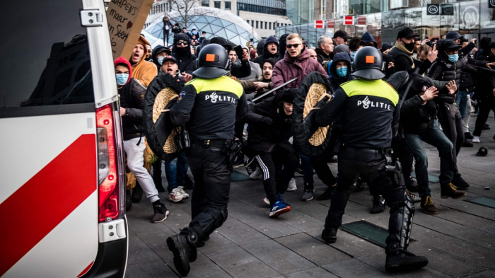   Anti-lockdown protesters clash with police in the Netherlands –   NO COMMENT    