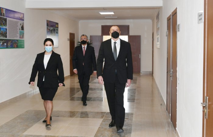   Presidente Ilham Aliyev visita las escuelas reconstruidas  