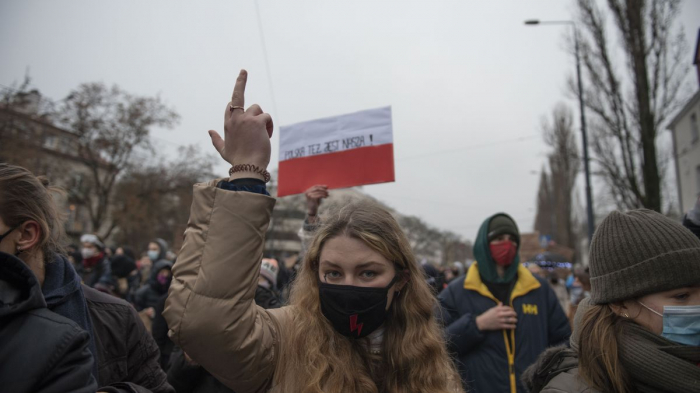 Entra en vigor en Polonia la prohibición casi total del aborto