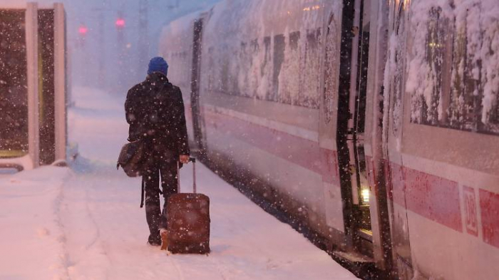 Schnee legt Fernverkehr im Norden lahm