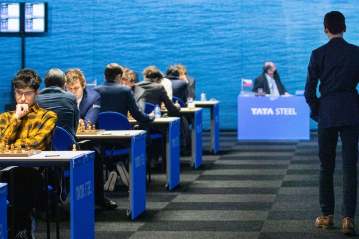    “Tata Steel Masters”:    Niderlandlı şahmatçı liderdir