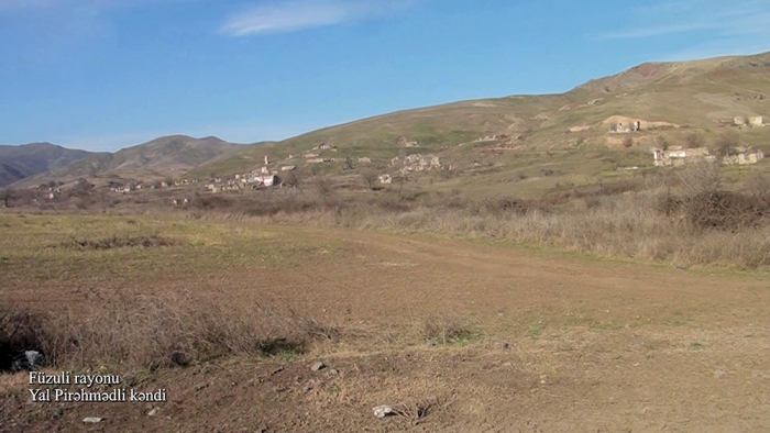     Videoaufnahmen   des Yal Pirahmadli-Dorfes in Füzuli  