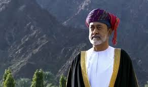 سلطان عمان يعين رئيس أركان جديدا للجيش وقائدين للطيران والبحرية