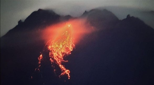 حالة تأهب في جزيرة جاوا الأندونيسية عقب ثوران بركان "ميرابي"