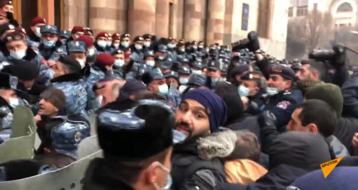     Zusammenstöße mit der Polizei in Eriwan:   Pashinjans Gegner festgenommen  