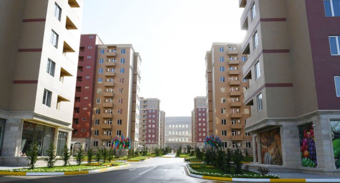 “Qaçqınkom”un inşa etdiyi komplekslər nazirliyə verildi  