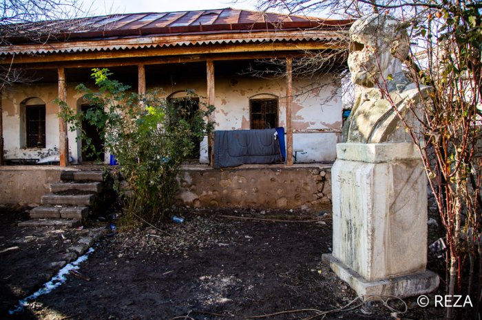 Dünya şöhrətli fotoqraf Bülbülün Şuşadakı evində -  FOTO  
