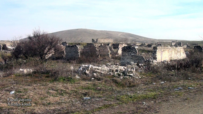   Le ministère de la Défense diffuse une   vidéo   du village de Khélefché de la région de Fuzouli  