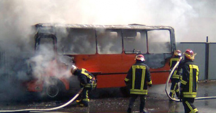 Ağstafada sərnişin avtobusu yandı