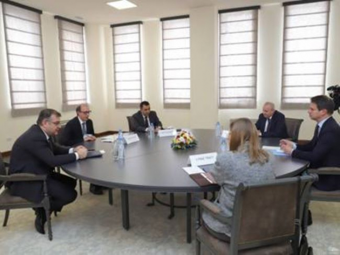 Ayvazyan discussed Karabakh with ambassadors of co-chair countries
