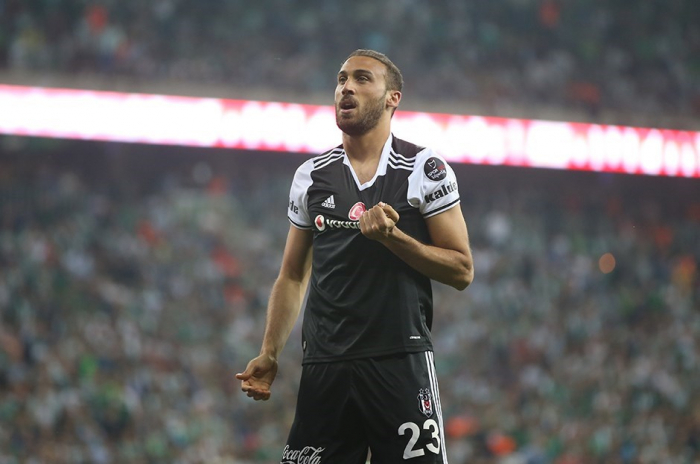 Cenk Tosun “Beşiktaş”a qayıdır