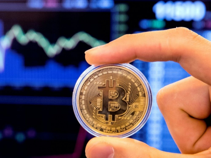 Le prix du bitcoin chute ce lundi après avoir enchaîné les records