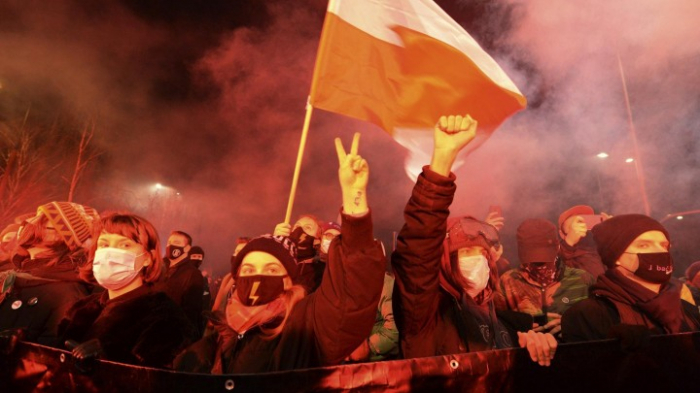 Tausende protestieren gegen Abtreibungsverbot