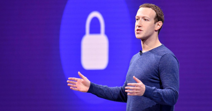 Facebook: Zuckerberg a anoncé arrêter de recommander les groupes politiques à ses utilisateurs