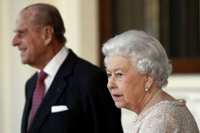 Queen Elizabeth and husband receive COVID-19 vaccines
