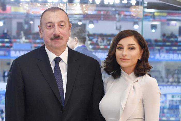  Le président Ilham Aliyev et la première dame Mehriban Aliyeva félicitent le grand-maître Teïmour Radjabov 