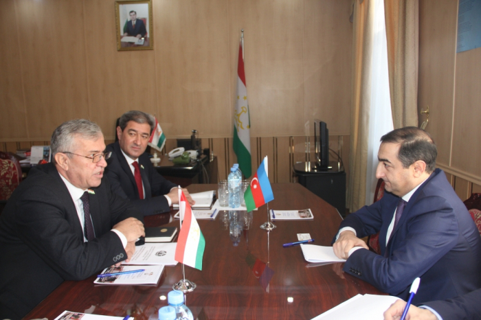 Azerbaiyán y Tayikistán analizan las perspectivas de cooperación