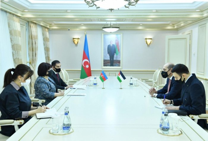 Presidenta del parlamento azerbaiyano y embajador jordano discuten los lazos interparlamentarios