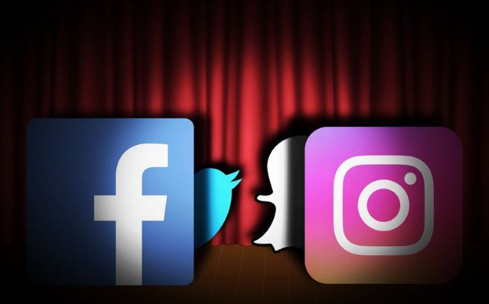 Trump blocked by  Twitter  and  Facebook 