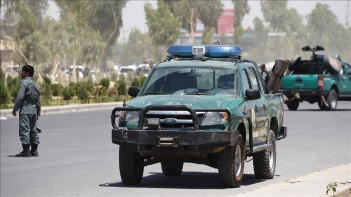 Une personne tuée, deux autres blessées dans un attentat à la bombe contre un bus de la Banque Centrale afghane à Kaboul
