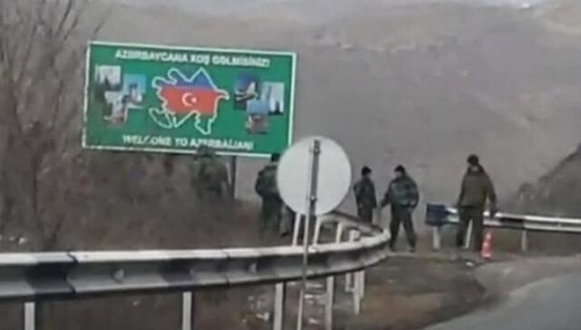   حرس الحدود الأذربيجانيون نصبوا نقطة تفتيش على طريق قافان  
