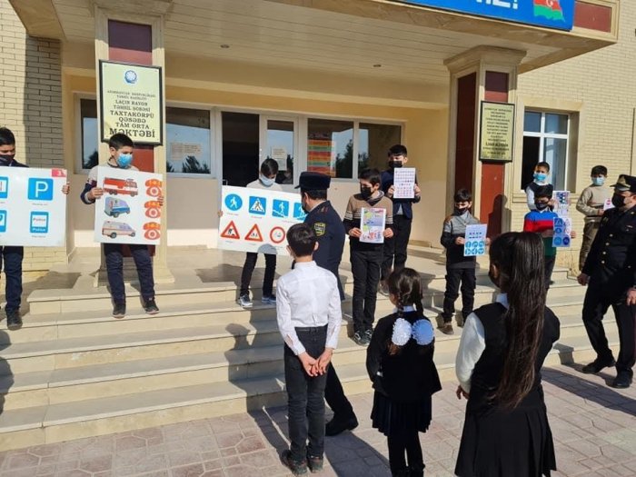 Polis əməkdaşları maarifləndirici tədbir keçirib  
