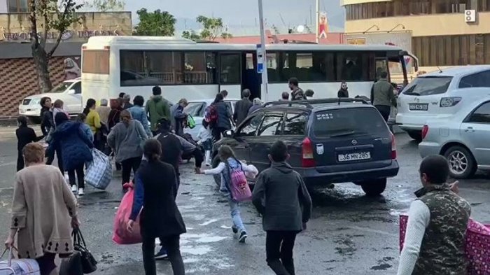  Paşinyanın tərəfdarları ölkədən qaçır 